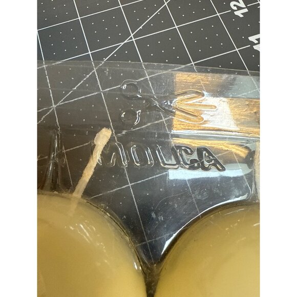 Round Shaped Ivory 2.5 inch Candles Unscented Molca Set Of 6 New Oldstock - Picture 6 of 7